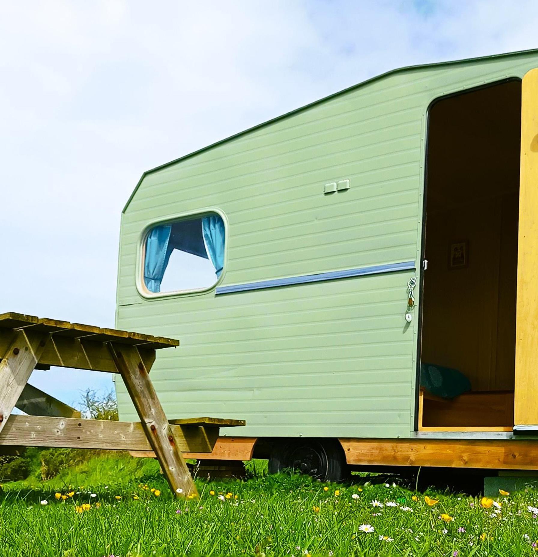 Camping Les Ronds Duval Face Aux Iles Anglo-Normandes Les Moitiers-d'Allonne المظهر الخارجي الصورة